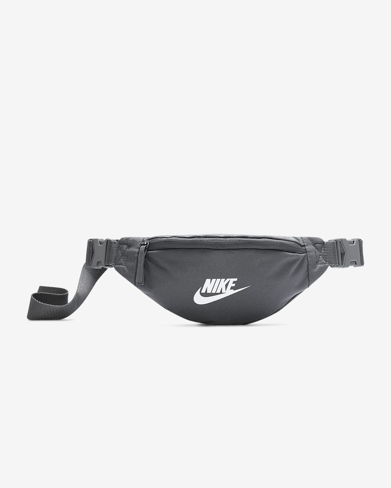 NIKE RIÑONERA NEGRA: Riñonera Gris Nike CV8964 068|Nike Sportswear precio