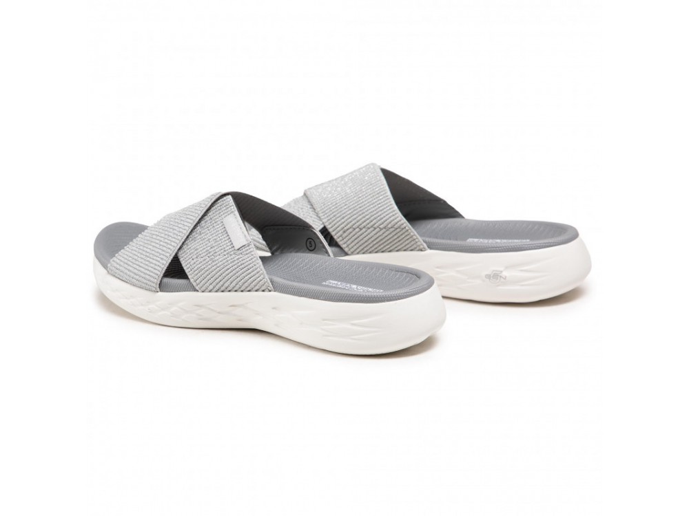 CHANCLAS SKECHERS MUJER GO GRIS 16259SIL