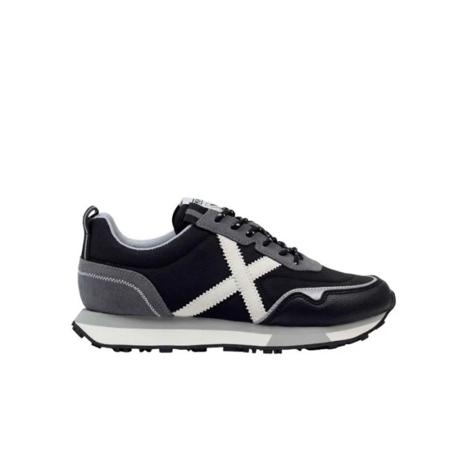ZAPATILLA MUNICH MUJER  8215017 NEGRA Y BLANCA