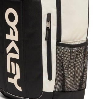 MOCHILA OAKLEY ENDURO 20LT 3.0  NEGRA Y BEIGE 921416