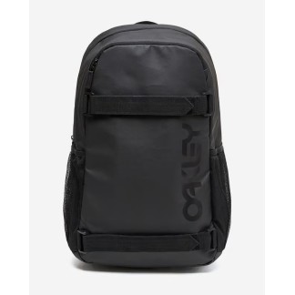 MOCHILA OAKLEY FRESHMAN SKATE 20LT NEGRA FOS901202