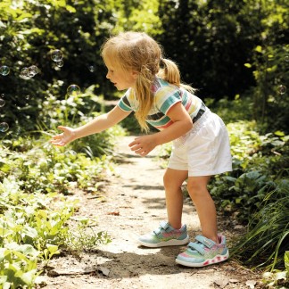 BRINCO BAREFOOT ZAPATILLAS NIÑA LUCES FANTASIA 030045